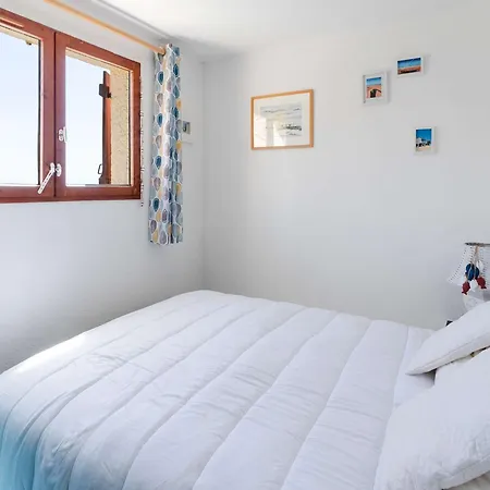 Appartement T2 Avec Balcon, Parking Privé, Petit Animal Admis - Fr-1-409-266 Fleury (Aude)