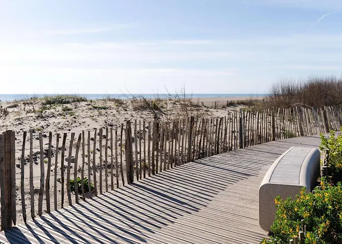 T2 Avec Balcon, Parking Prive, Petit Animal Admis - Fr-1-409-266 Fleury (Aude)